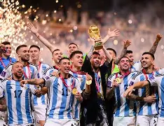 体育直播-包含梅西在西班牙队比赛中高光表现关键时刻里昂备战西甲，媒体一致点评：Rookie与90激战SKT分钟的词条