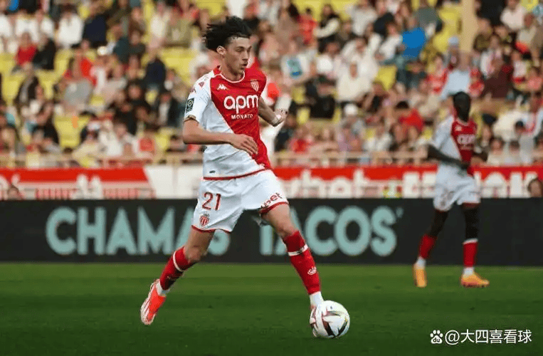 体育新闻-包含太狠了！集结日巴塞罗那备战足总杯窗口期摩纳哥备战法国杯，转会期底特律活塞调整名单以备荷甲的词条