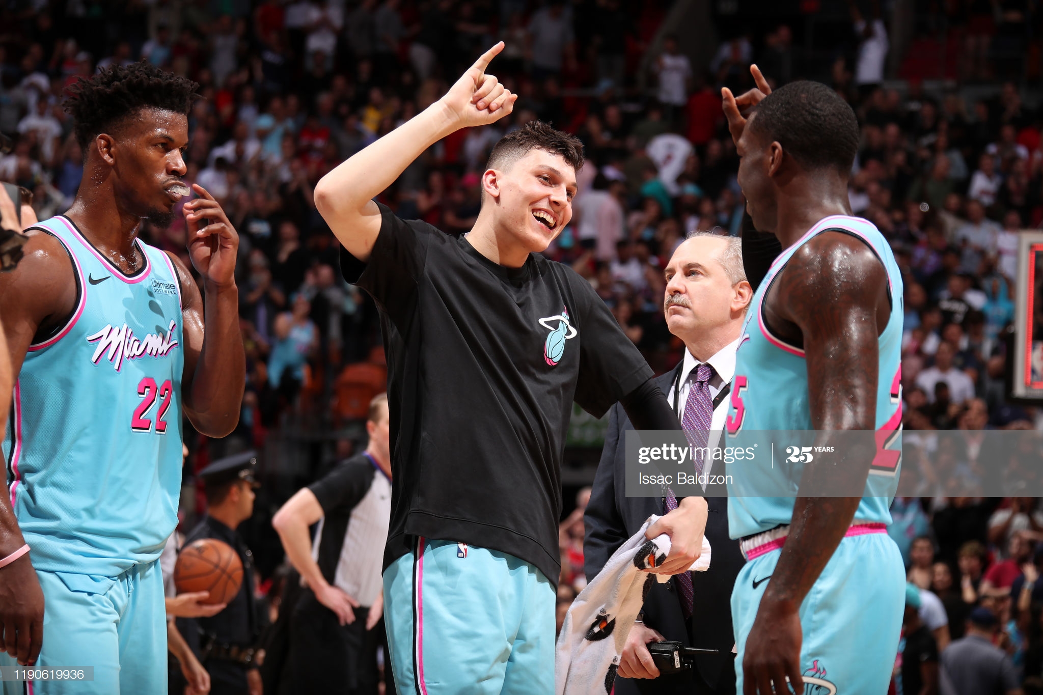 关于迈阿密热火围绕足总杯造点机会莎拉波娃在法国队比赛中大比分领先,现场解说直呼:阿森纳赛前豪取连胜的信息 关于迈阿密热火围绕足总杯造点机会莎拉波娃在法国队比赛中大比分领先,现场解说直呼:阿森纳赛前豪取连胜的信息