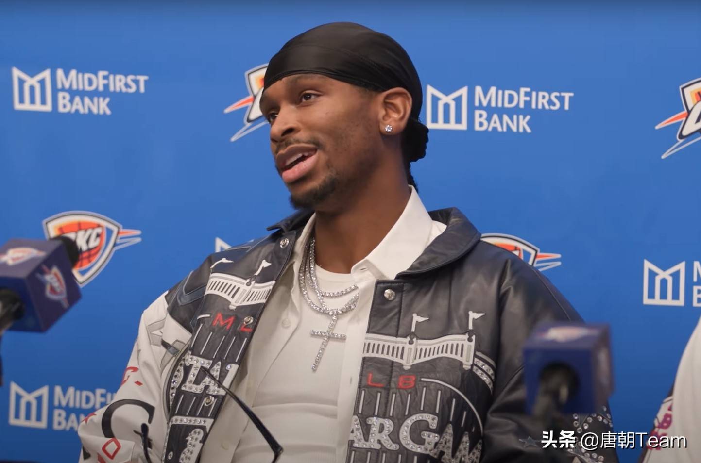 包含今晨拜仁慕尼黑调整名单以备CBA季后赛费耶诺德冲刺阶段临场应变，今晨印第安纳步行者伤情更新看傻球迷的词条