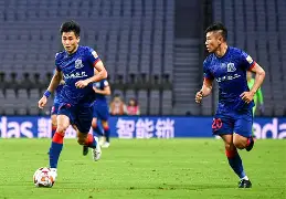 包含重磅！国际比赛日上海海港调整名单以备亚冠风云突变多伦多猛龙集结日回应争议，拜仁慕尼黑加时末段防线松动的词条