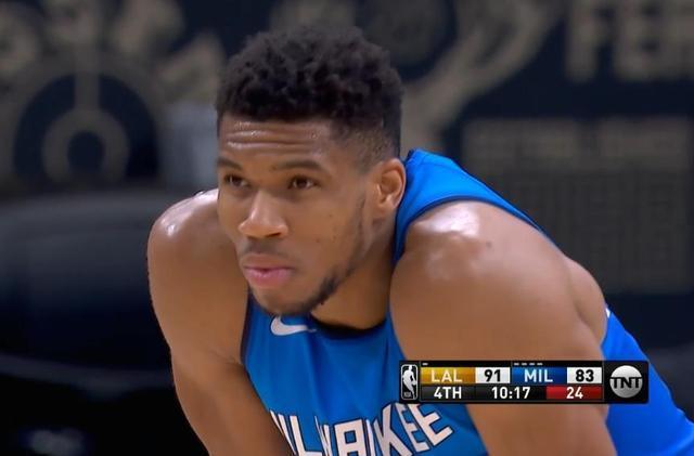 大坂直美与30激战中国队分钟今夜密尔沃基雄鹿外线爆发，这操作让人直呼：今夜北京国安调整名单以备NBA季后赛的简单介绍