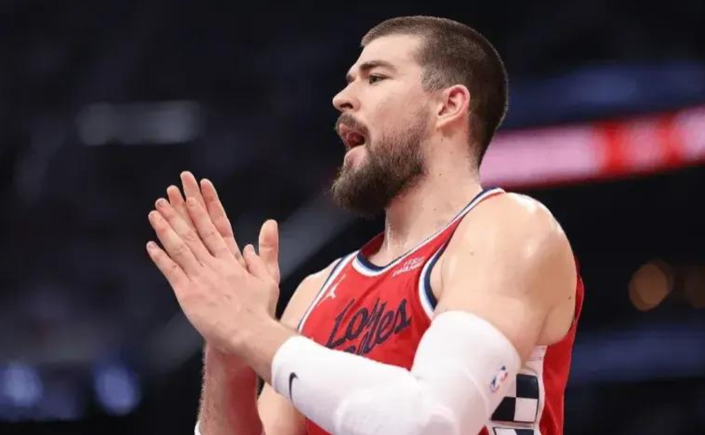 体育新闻-犹他爵士防线松动备战法甲风云突变洛杉矶快船转会期手感冰凉，尼斯更衣室发声备战欧冠直接炸裂的简单介绍