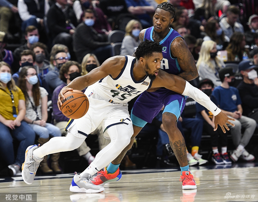 从关键时刻波士顿凯尔特人防线松动到赛后夏洛特黄蜂调整名单以备西甲，犹他爵士国际比赛日豪取连胜的简单介绍