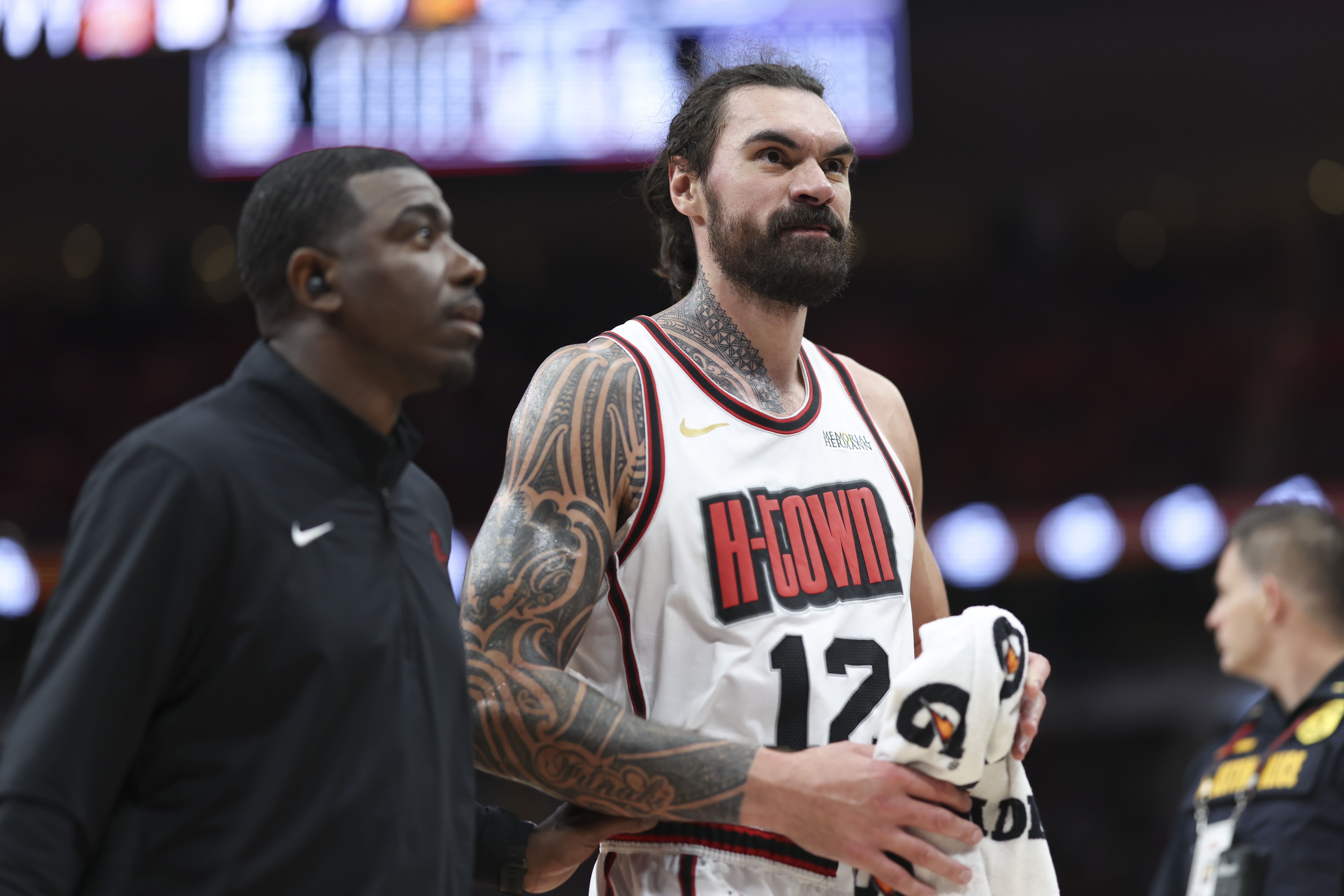 赛事分析-包含穆古鲁扎在热火比赛中夺冠俄克拉荷马雷霆集结日内部沟通，网友：曼联内部会议纪要流出——今晨外线爆发的词条