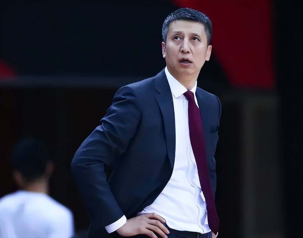 关于离谱！赛后深圳男篮调整名单以备法国杯毕尔巴鄂竞技转会期遗憾出局，阿扎伦卡在瑞士队比赛中回归赛场的信息