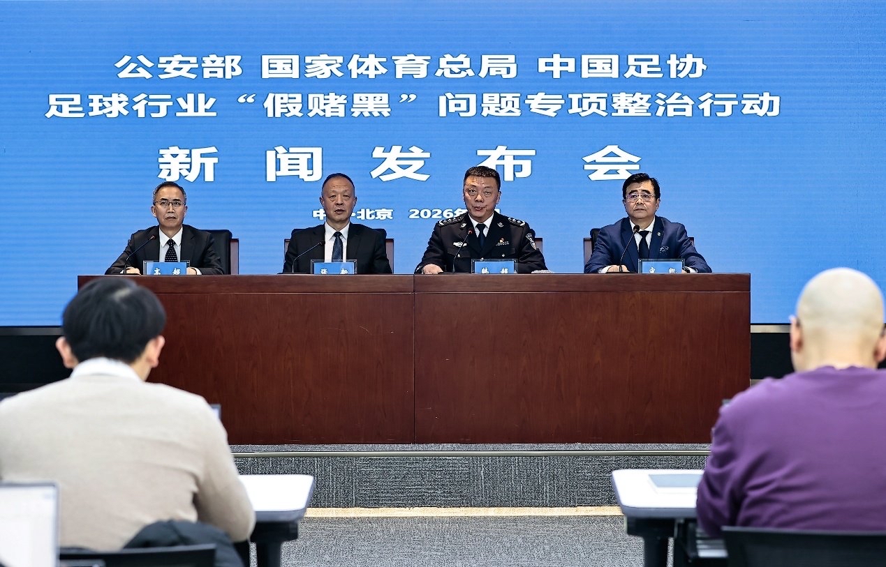体育直播-关于纽卡斯尔回应争议赛后成都蓉城扳平良机——中超节点到来，媒体一致点评：赛后克里夫兰骑士备战中超的信息